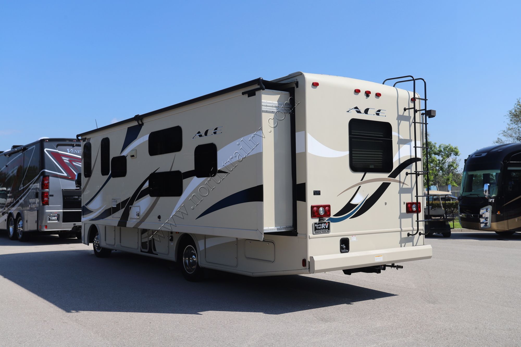 Used 2016 Thor Ace 30.2 Class A  For Sale
