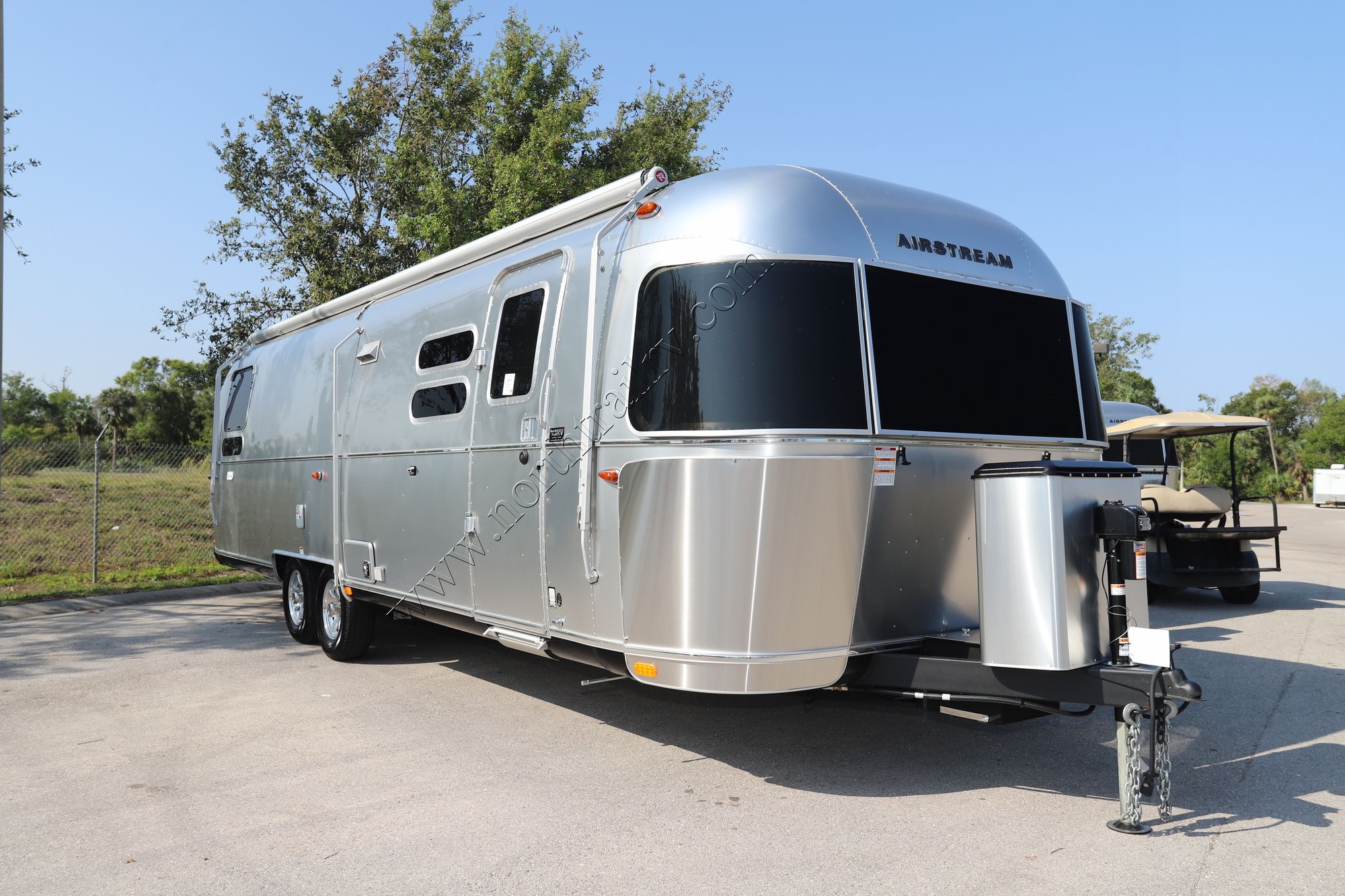 New 2023 Airstream Flying Cloud 30RB Travel Trailer  For Sale