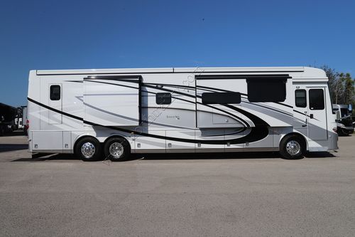 2023 Newmar London Aire 4535