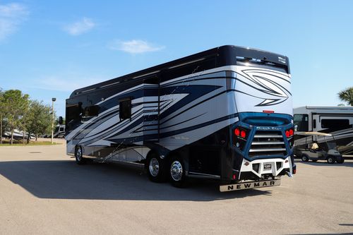 2023 Newmar Dutch Star 4370