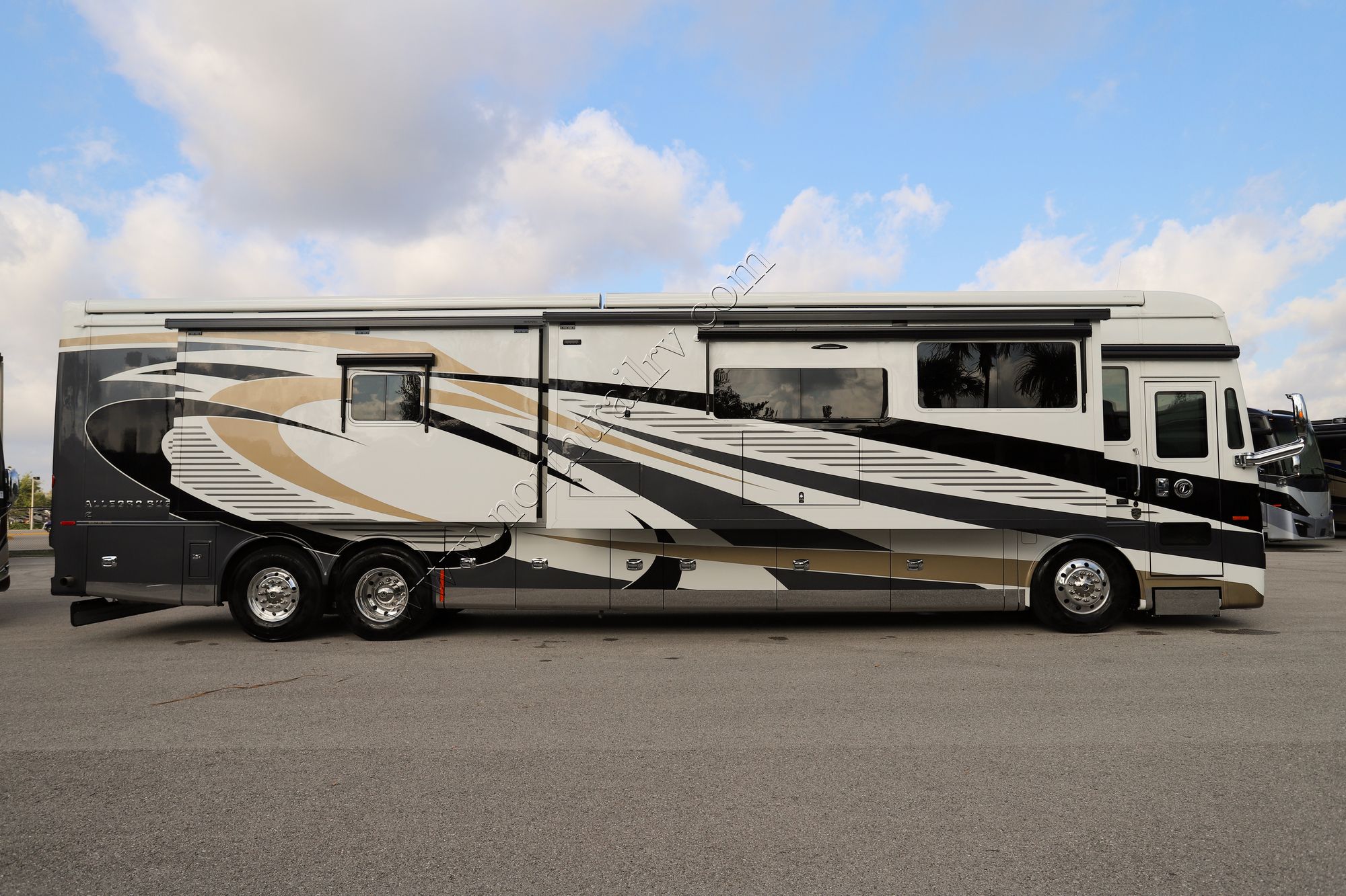 New 2023 Tiffin Motor Homes Allegro Bus 45OPP Class A  For Sale