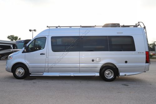2023 Winnebago Era 70X