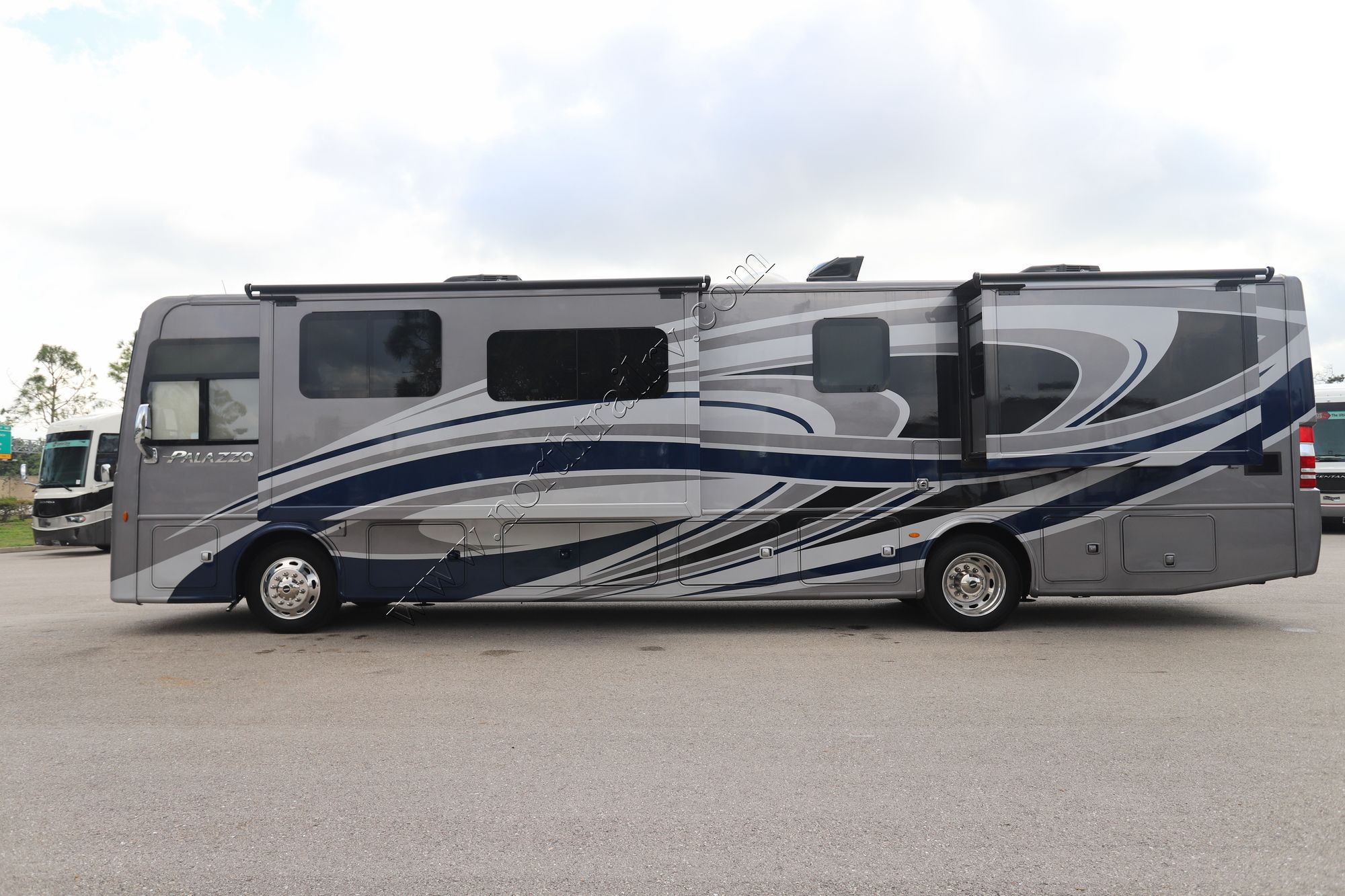 Used 2021 Thor Palazzo 37.4 Class A  For Sale