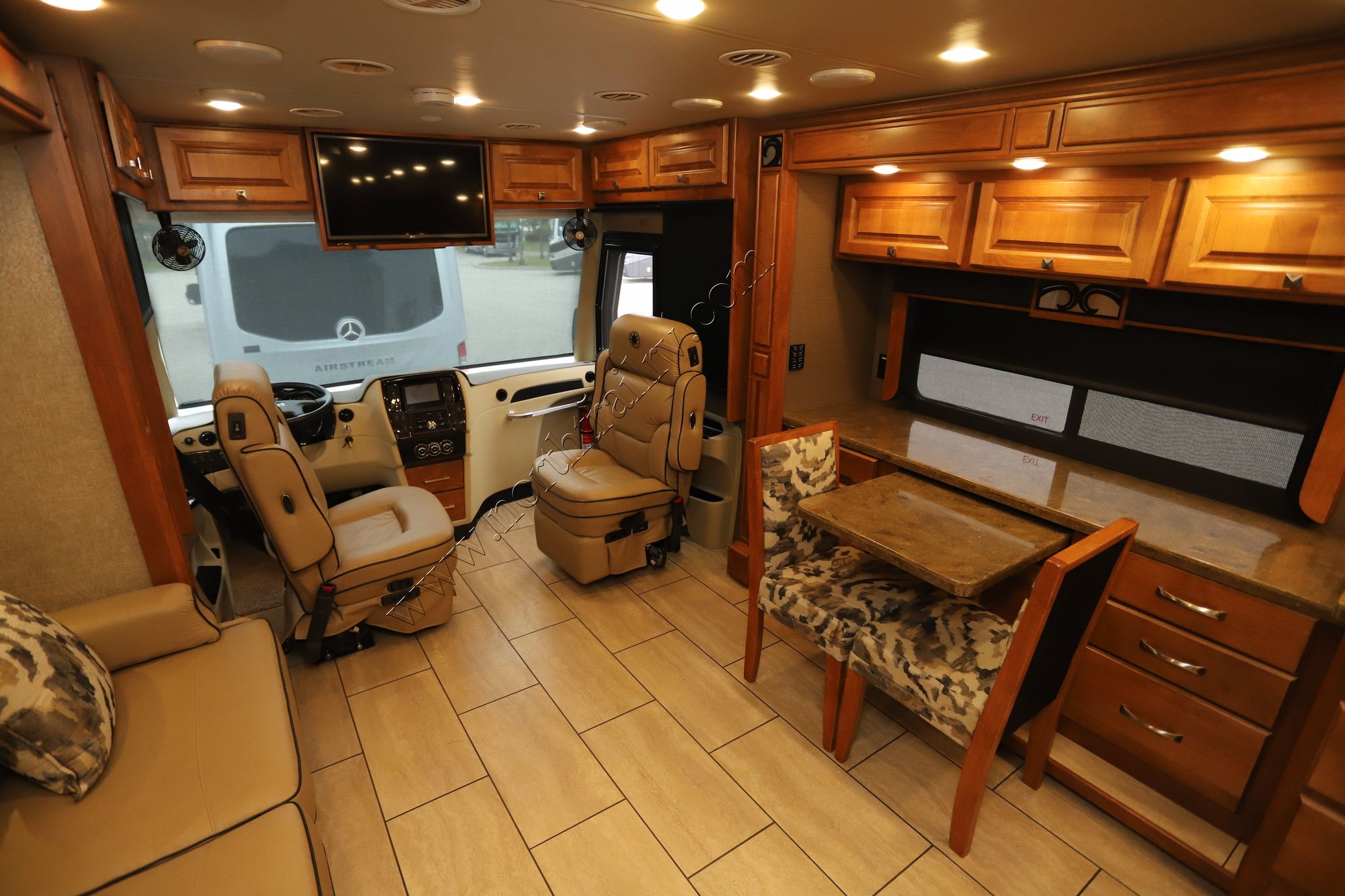 Used 2017 Tiffin Motor Homes Breeze 31BR Class A  For Sale