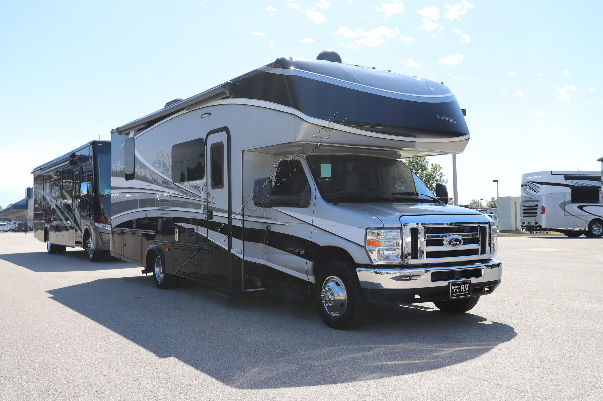 Used 2018 Dynamax Isata 4 25FWF Class C  For Sale