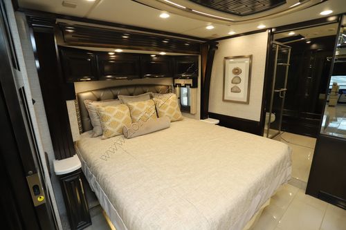 2023 Newmar London Aire 4551