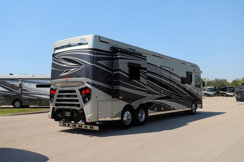 2023 Newmar Dutch Star 4311