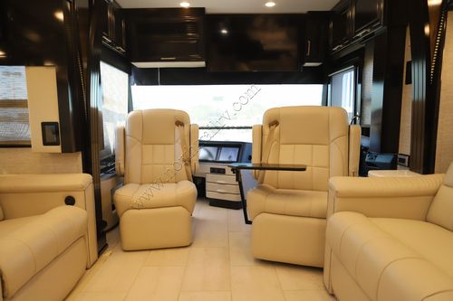 2023 Newmar London Aire 4551