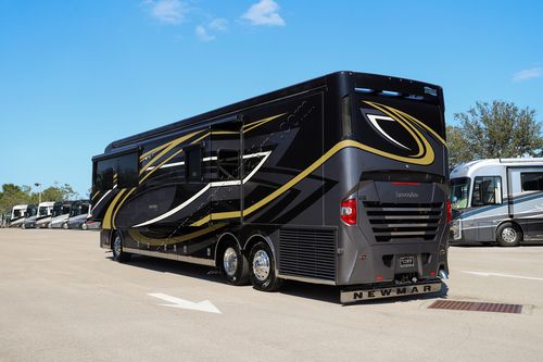 2023 Newmar London Aire 4551
