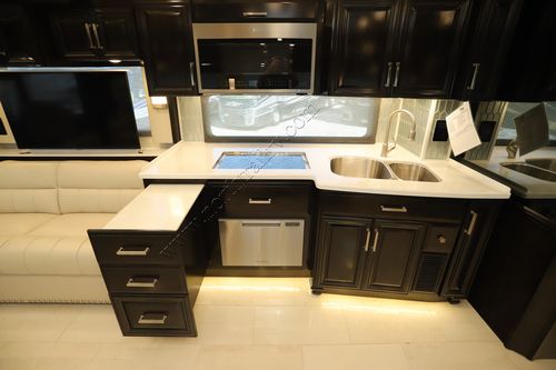 2023 Newmar London Aire 4551