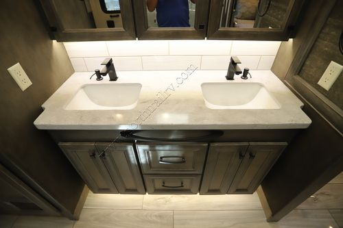 2023 Tiffin Motor Homes Allegro Bus 45FP