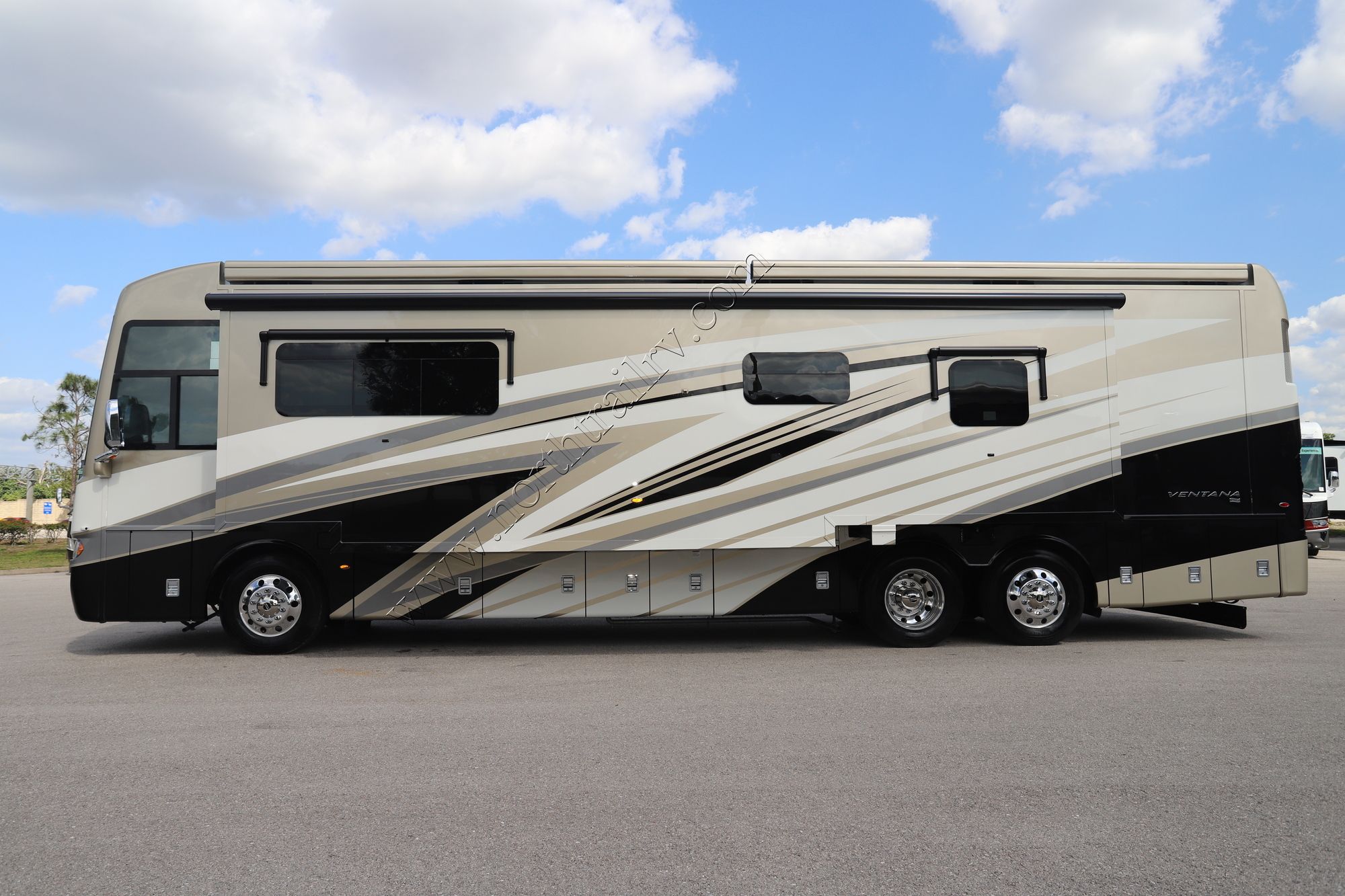 New 2023 Newmar Ventana 4068 Class A  For Sale