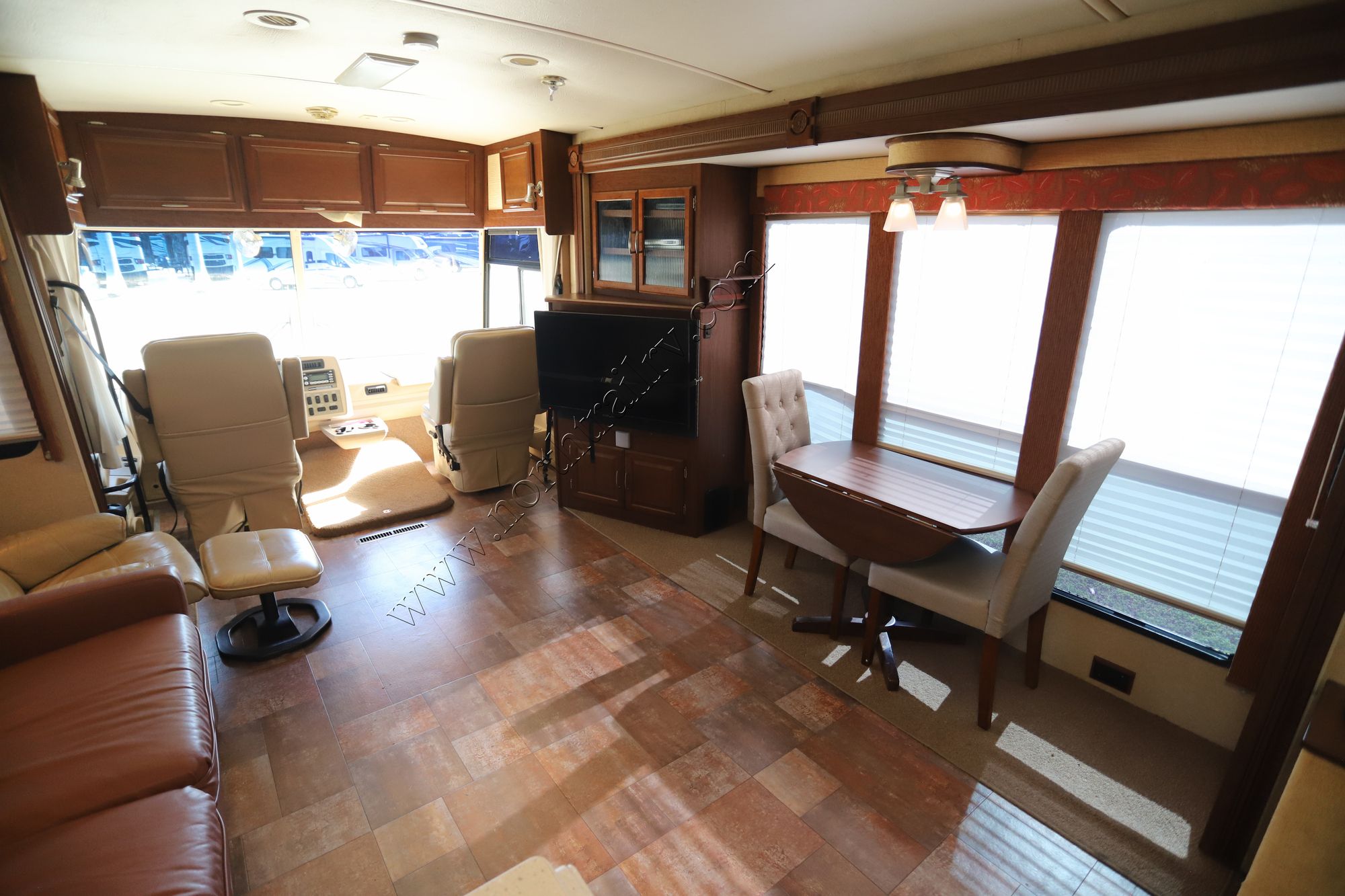 Used 2007 Winnebago Adventurer 38J Class A  For Sale