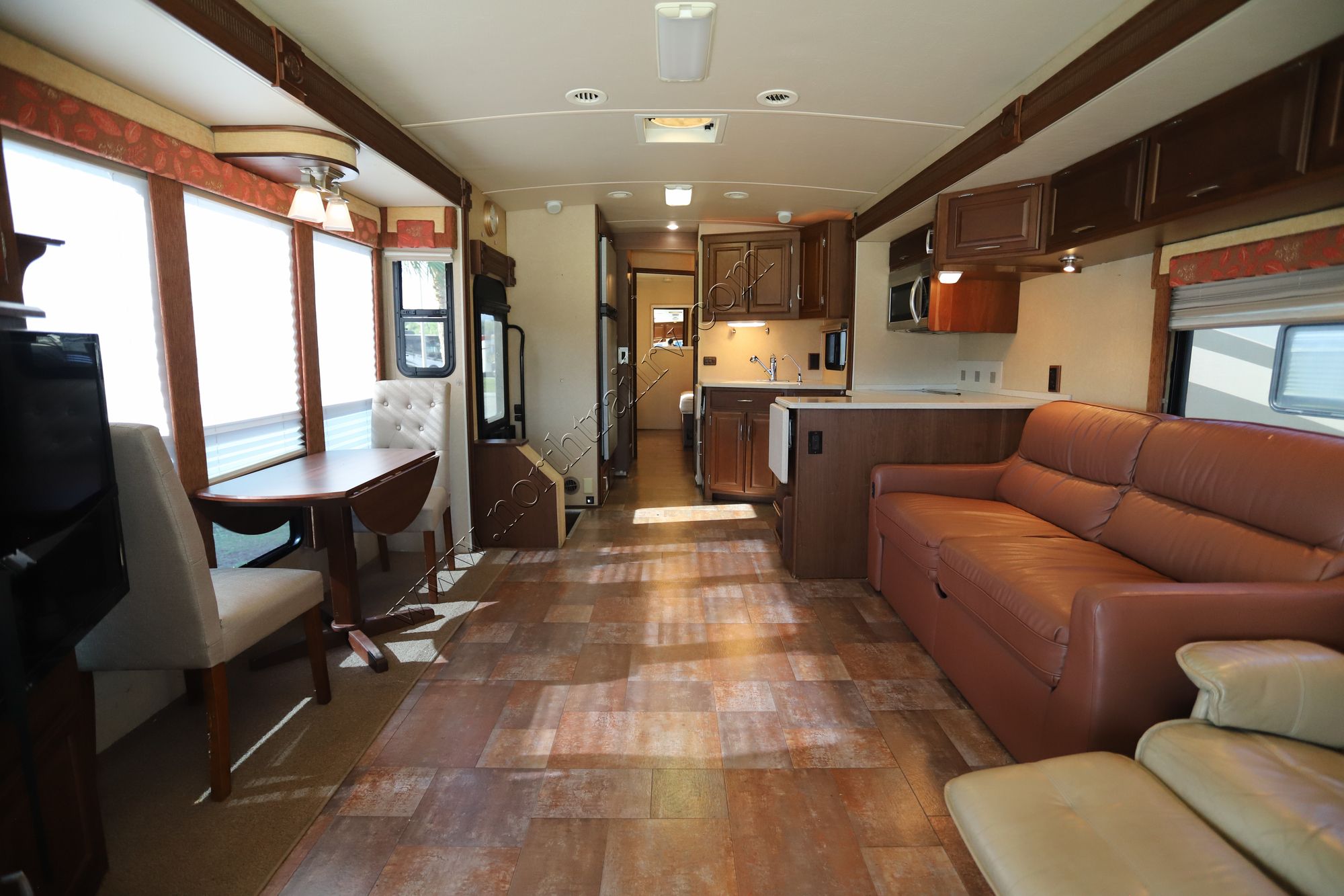 Used 2007 Winnebago Adventurer 38J Class A  For Sale