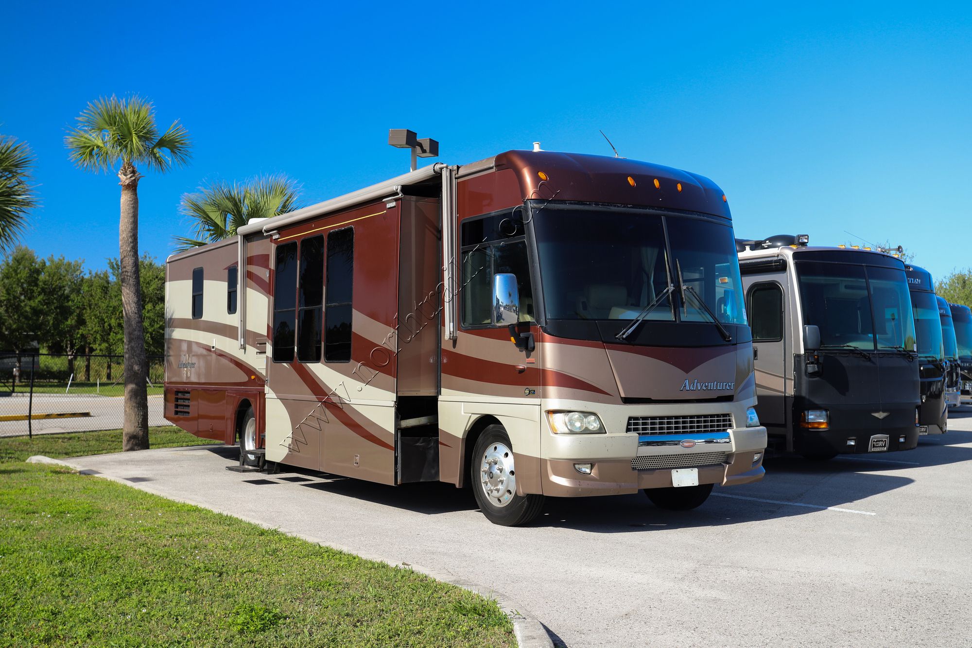 Used 2007 Winnebago Adventurer 38J Class A  For Sale