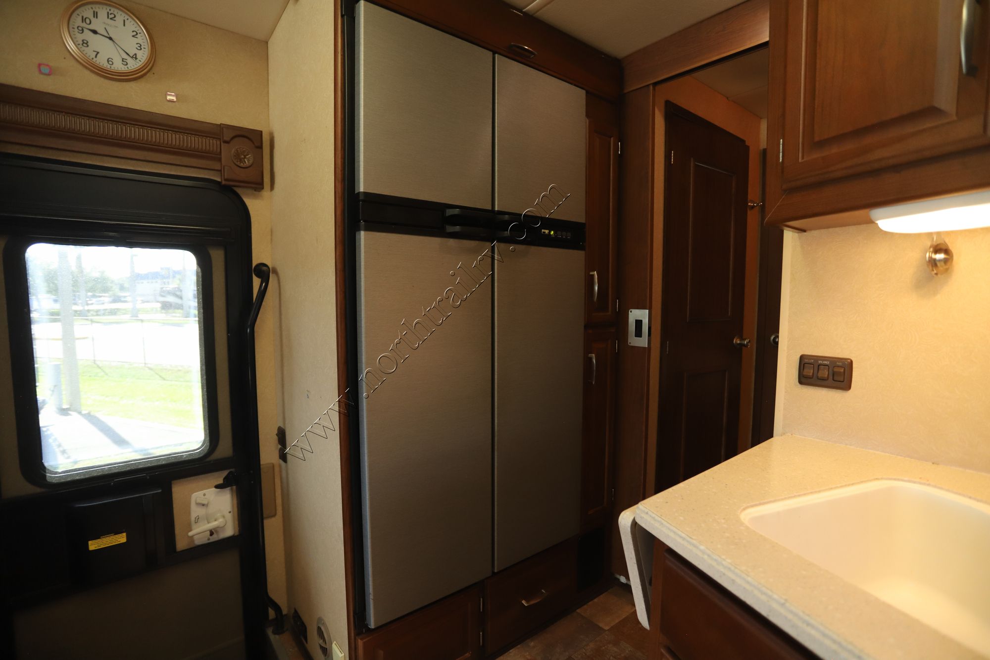 Used 2007 Winnebago Adventurer 38J Class A  For Sale