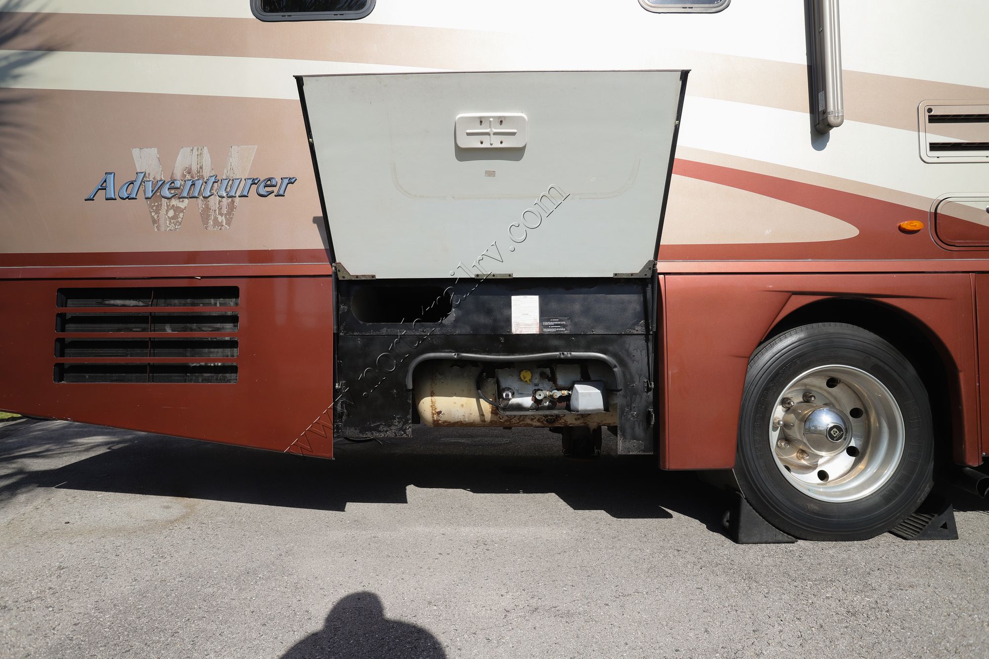 Used 2007 Winnebago Adventurer 38J Class A  For Sale