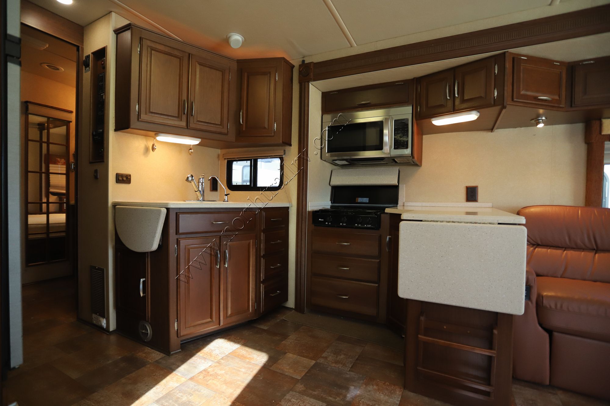 Used 2007 Winnebago Adventurer 38J Class A  For Sale