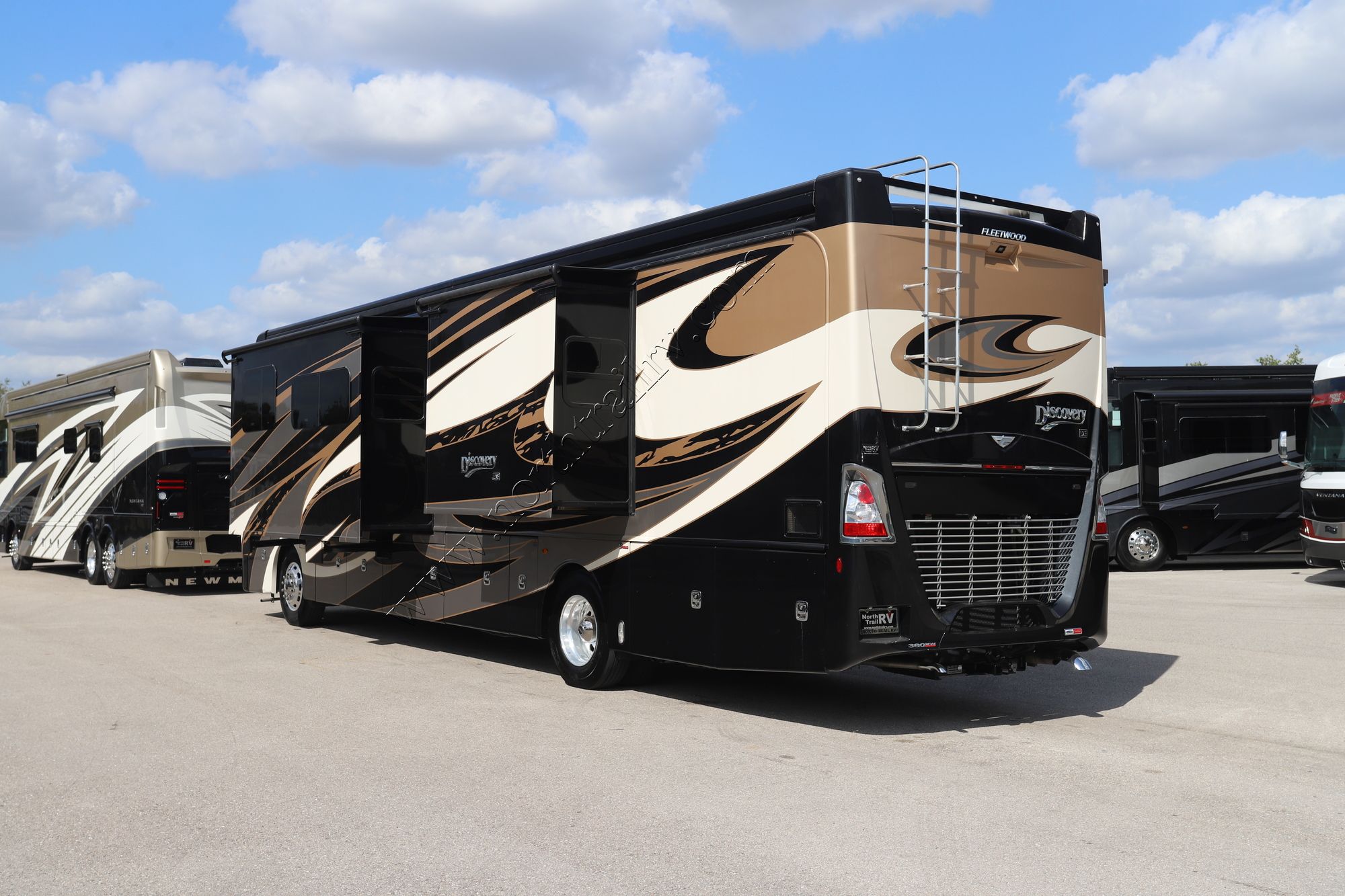 Used 2019 Fleetwood Discovery 40M Class A  For Sale