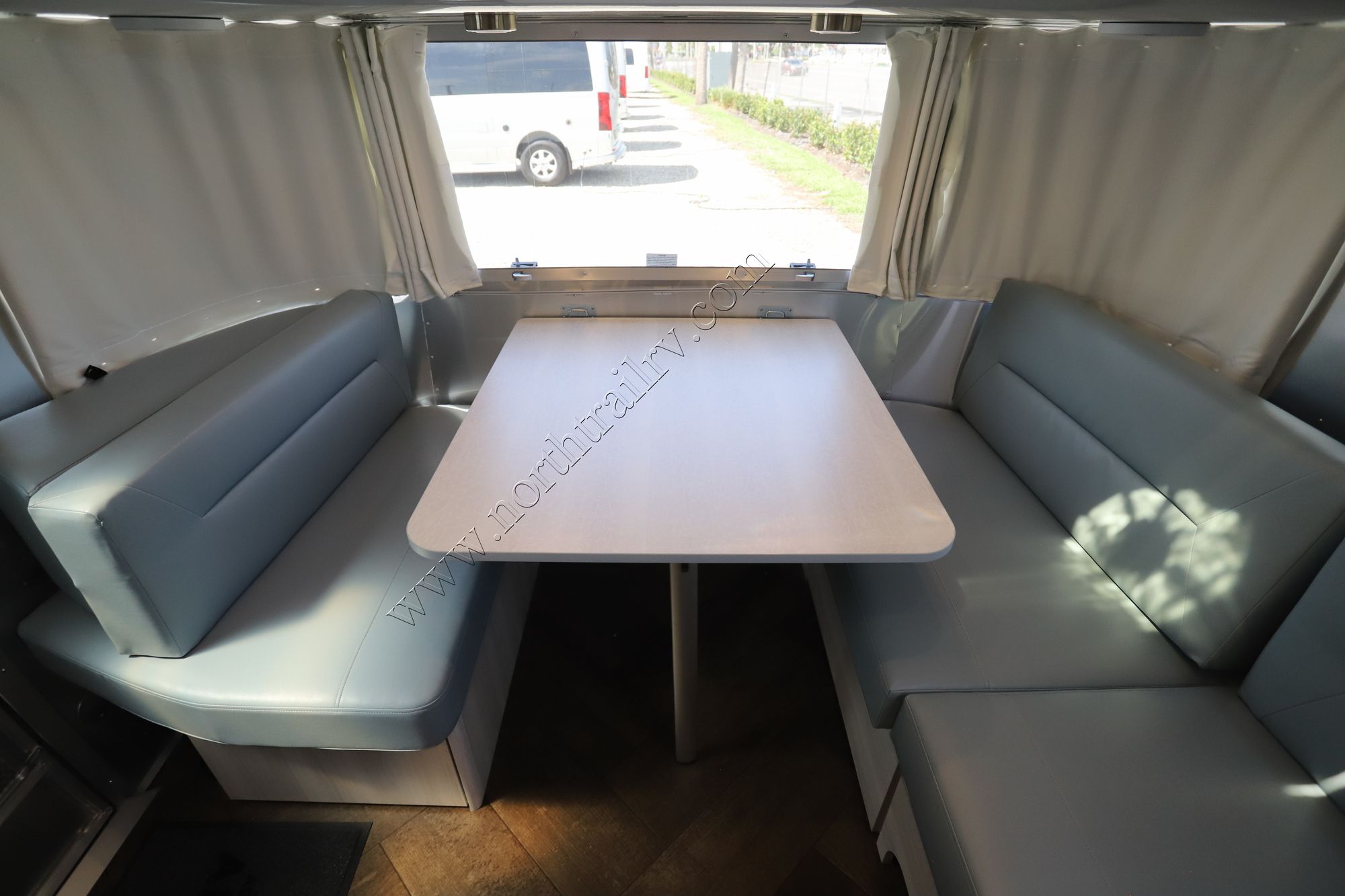 New 2023 Airstream International 25FB Travel Trailer  For Sale