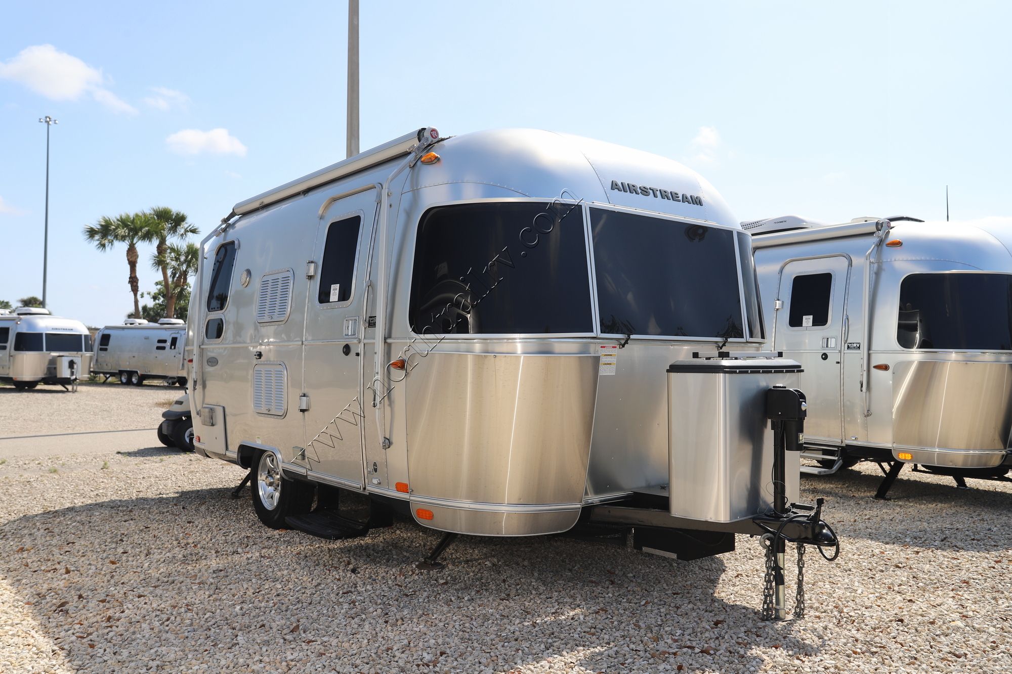 Used 2016 Airstream Flying Cloud 19CB Travel Trailer  For Sale
