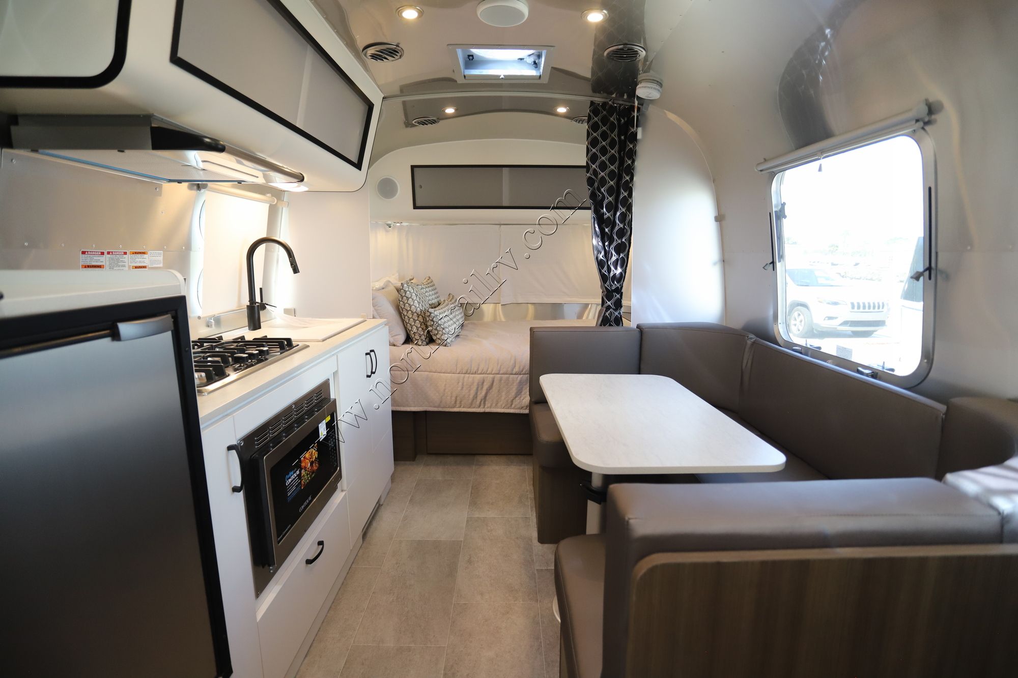 New 2023 Airstream Caravel 22FB Travel Trailer  For Sale