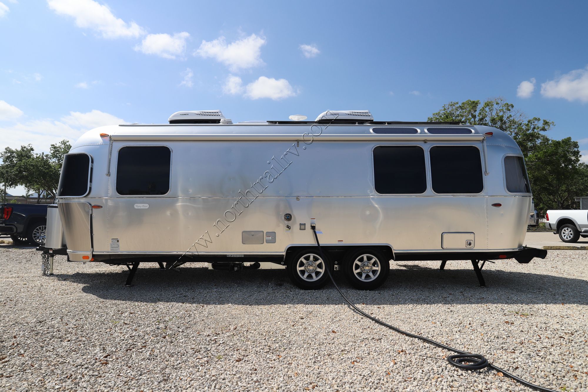New 2023 Airstream Flying Cloud 27FB Travel Trailer  For Sale
