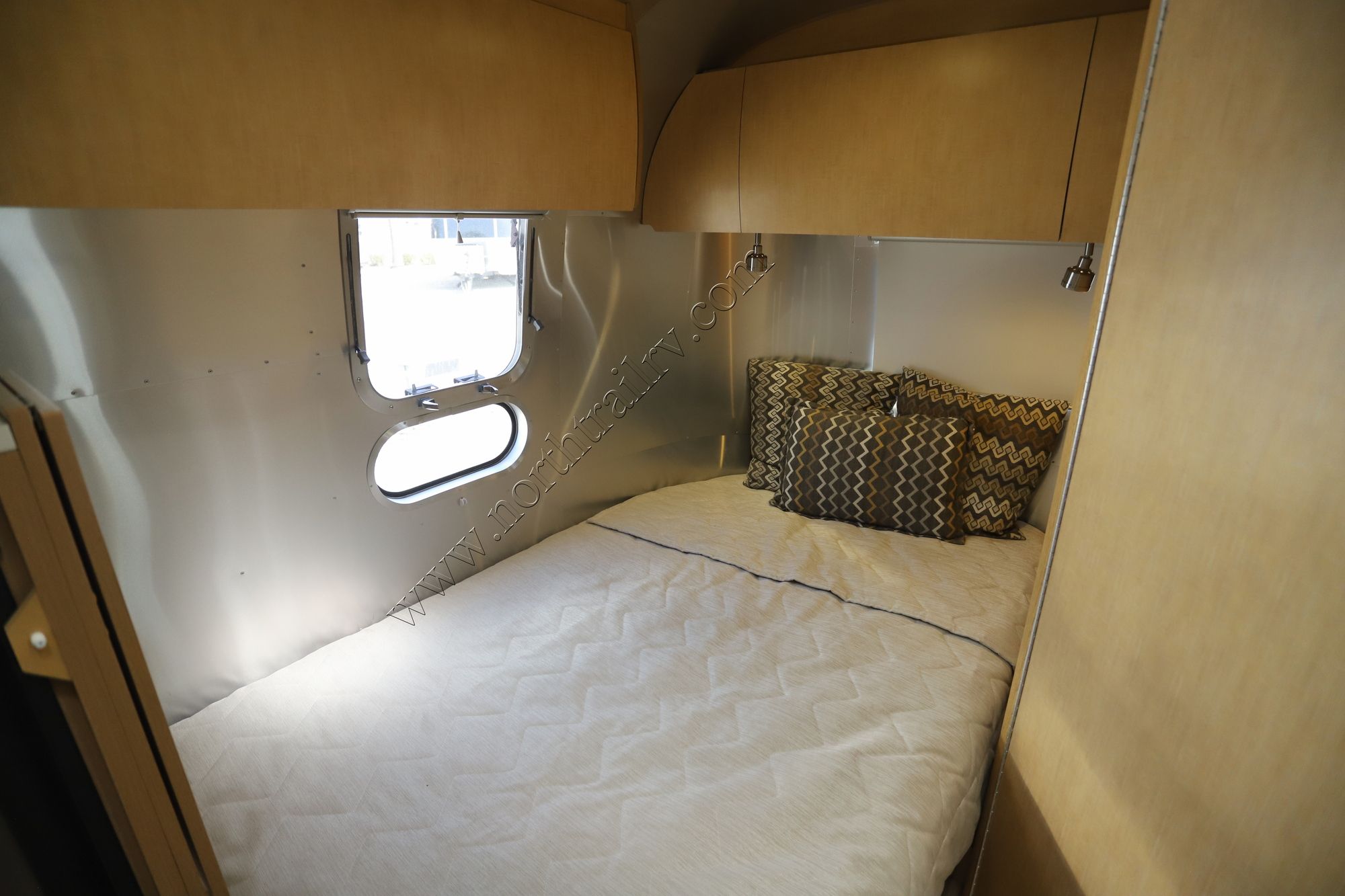 Used 2016 Airstream Flying Cloud 19CB Travel Trailer  For Sale