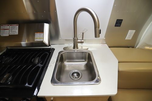 2016 Airstream Flying Cloud 19CB