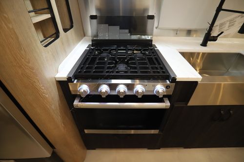 2023 Airstream Pottery Barn 28RB