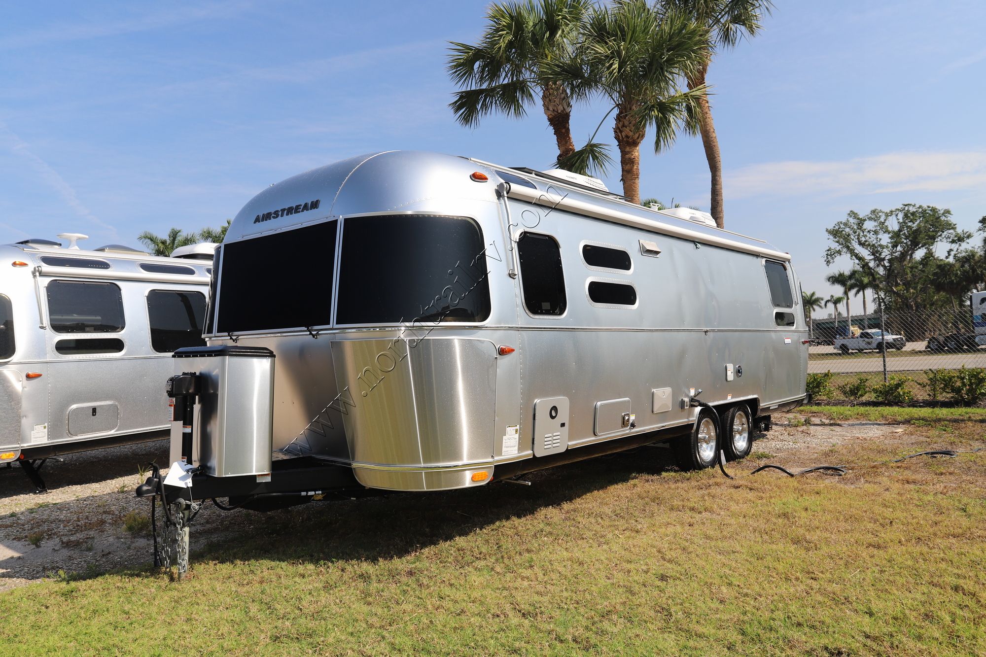 2023 Airstream International 28RB Travel Trailer New  For Sale