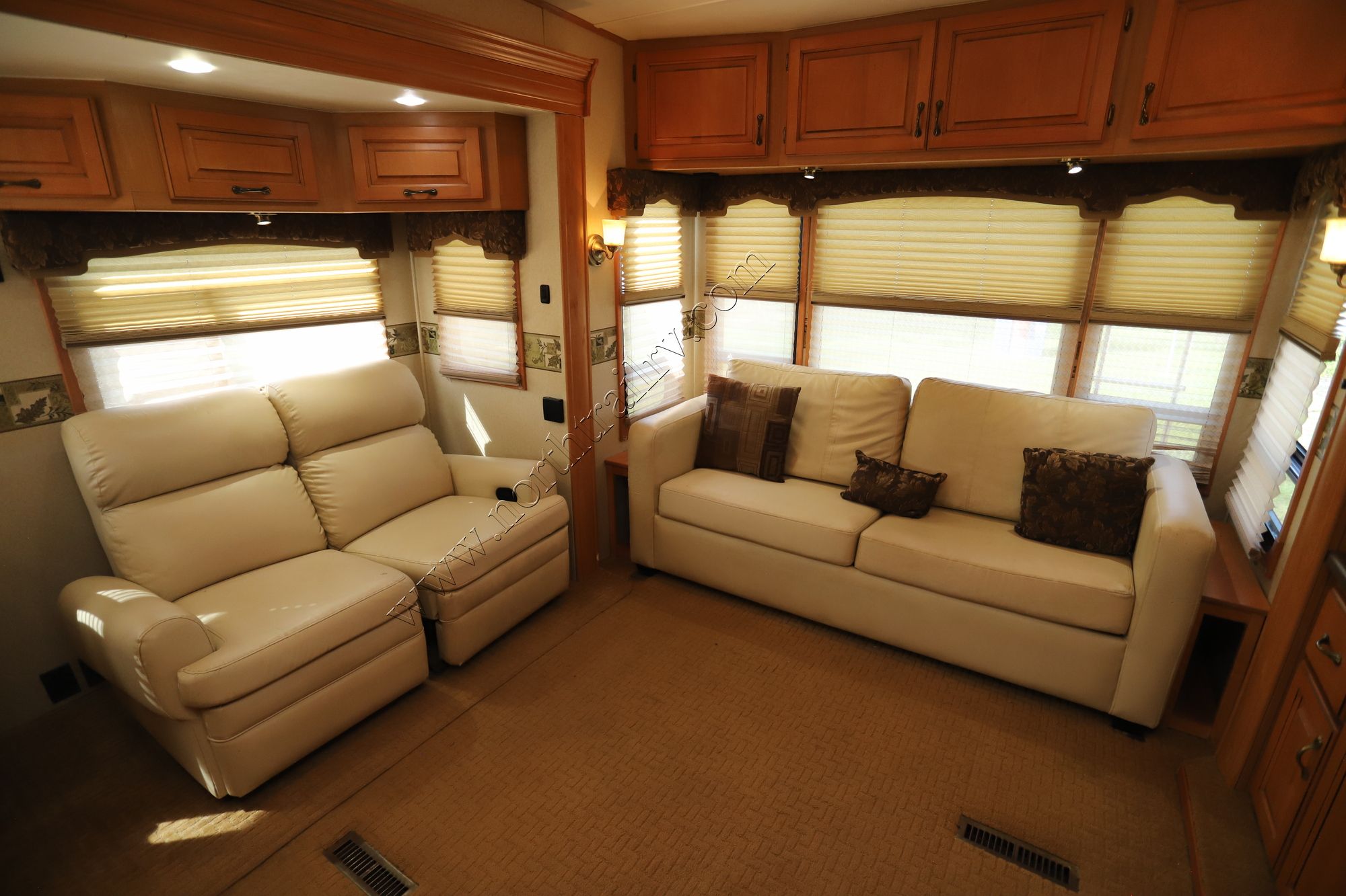 Used 2008 Carriage Cameo 35SB3 Fifth Wheel  For Sale