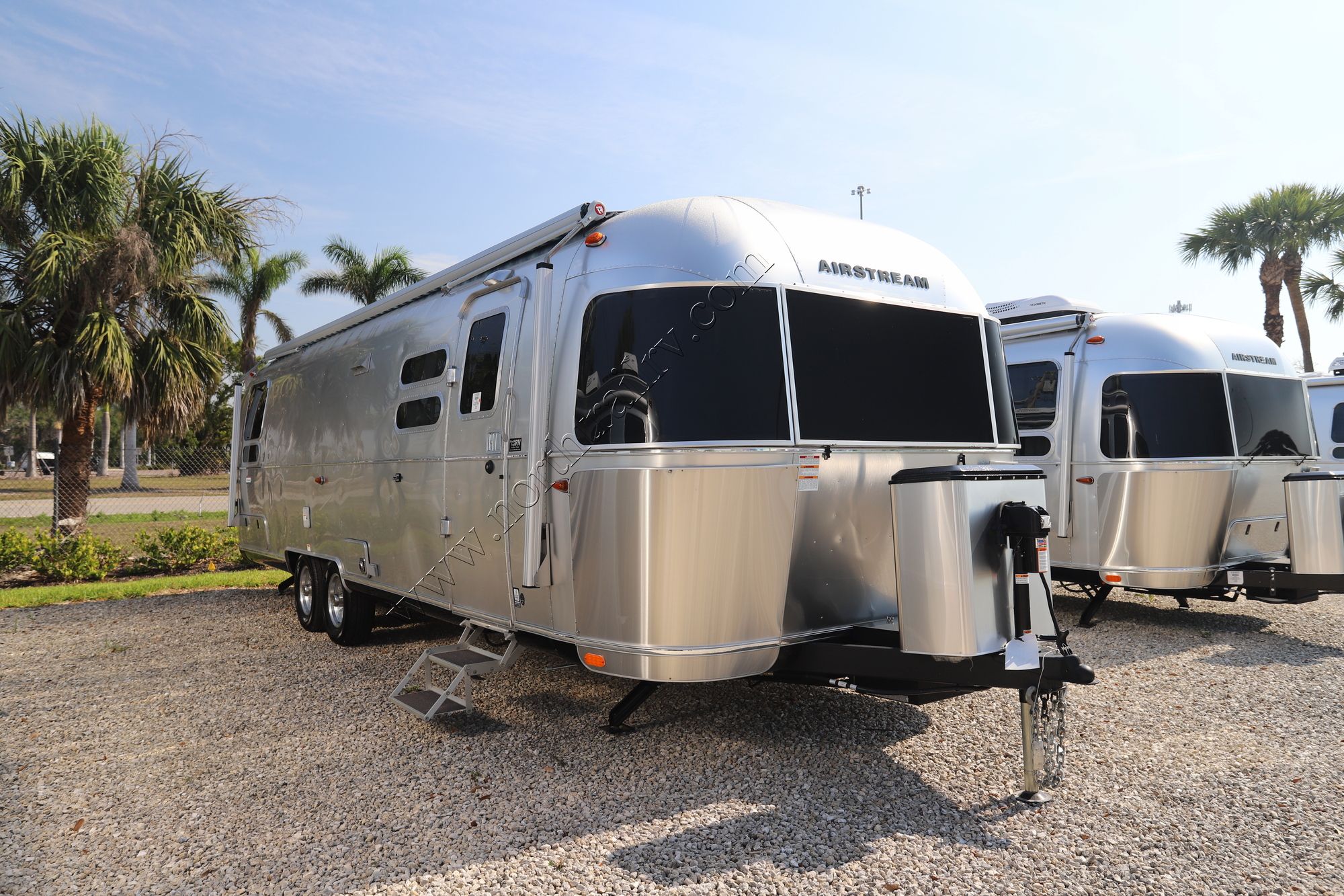 New 2023 Airstream International 30RB Travel Trailer  For Sale