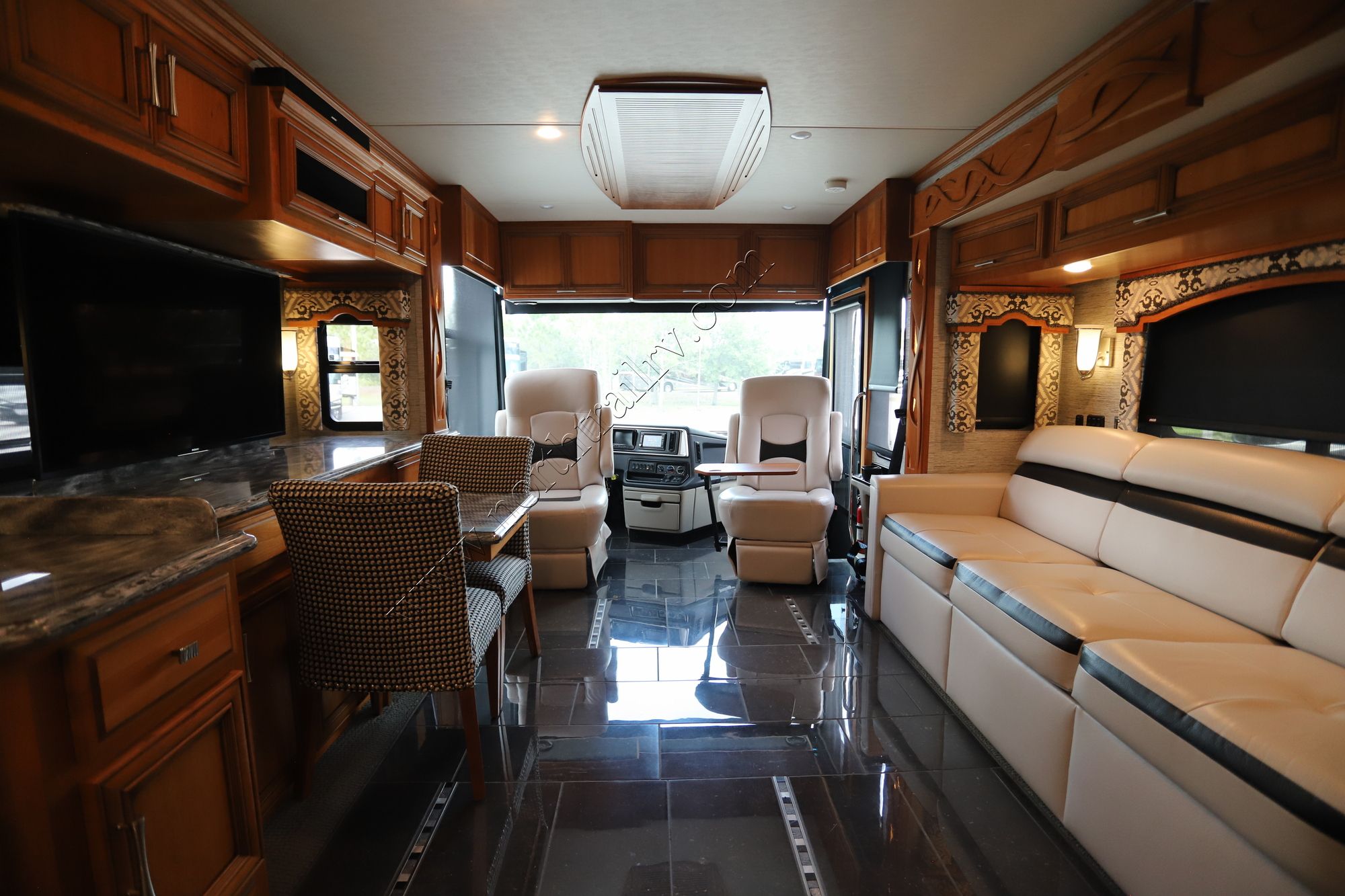 Used 2018 Newmar Ventana 4046 Class A  For Sale