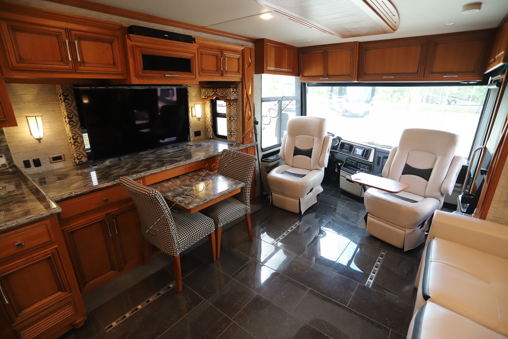 Used 2018 Newmar Ventana 4046 Class A  For Sale