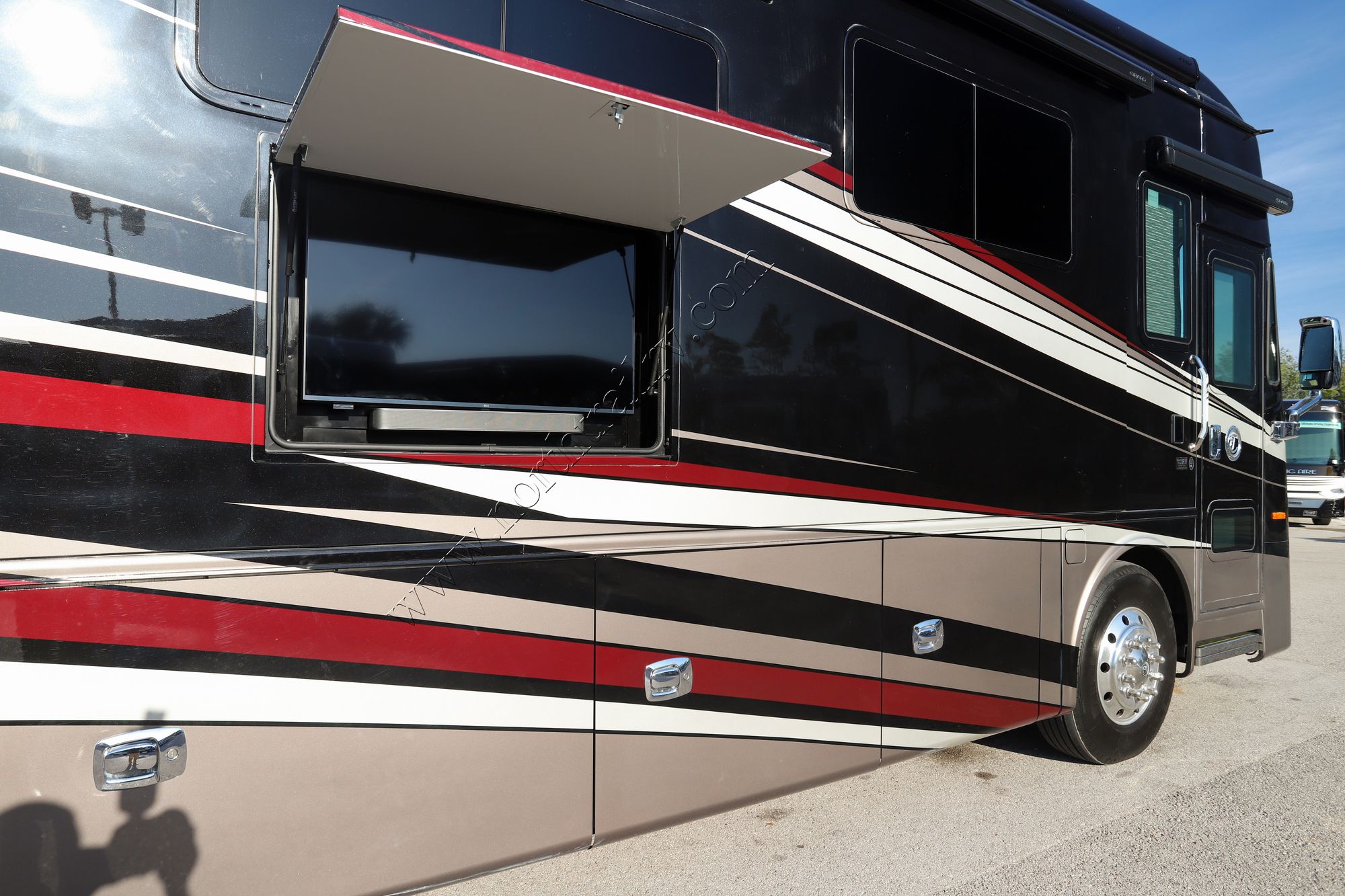 Used 2022 Tiffin Motor Homes Phaeton 44OH Class A  For Sale