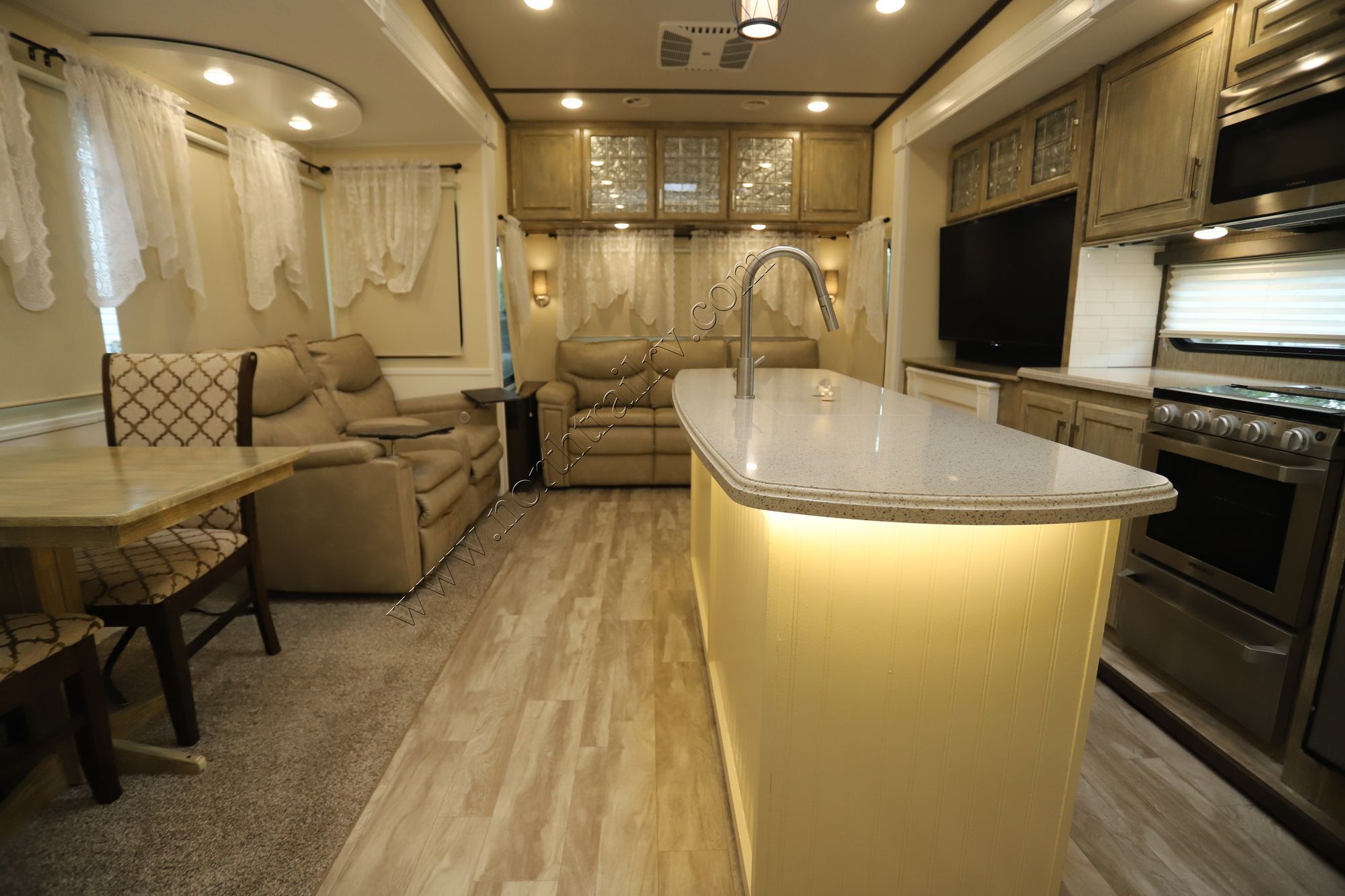 Used 2020 Grand Design Solitude 2930RL Fifth Wheel  For Sale