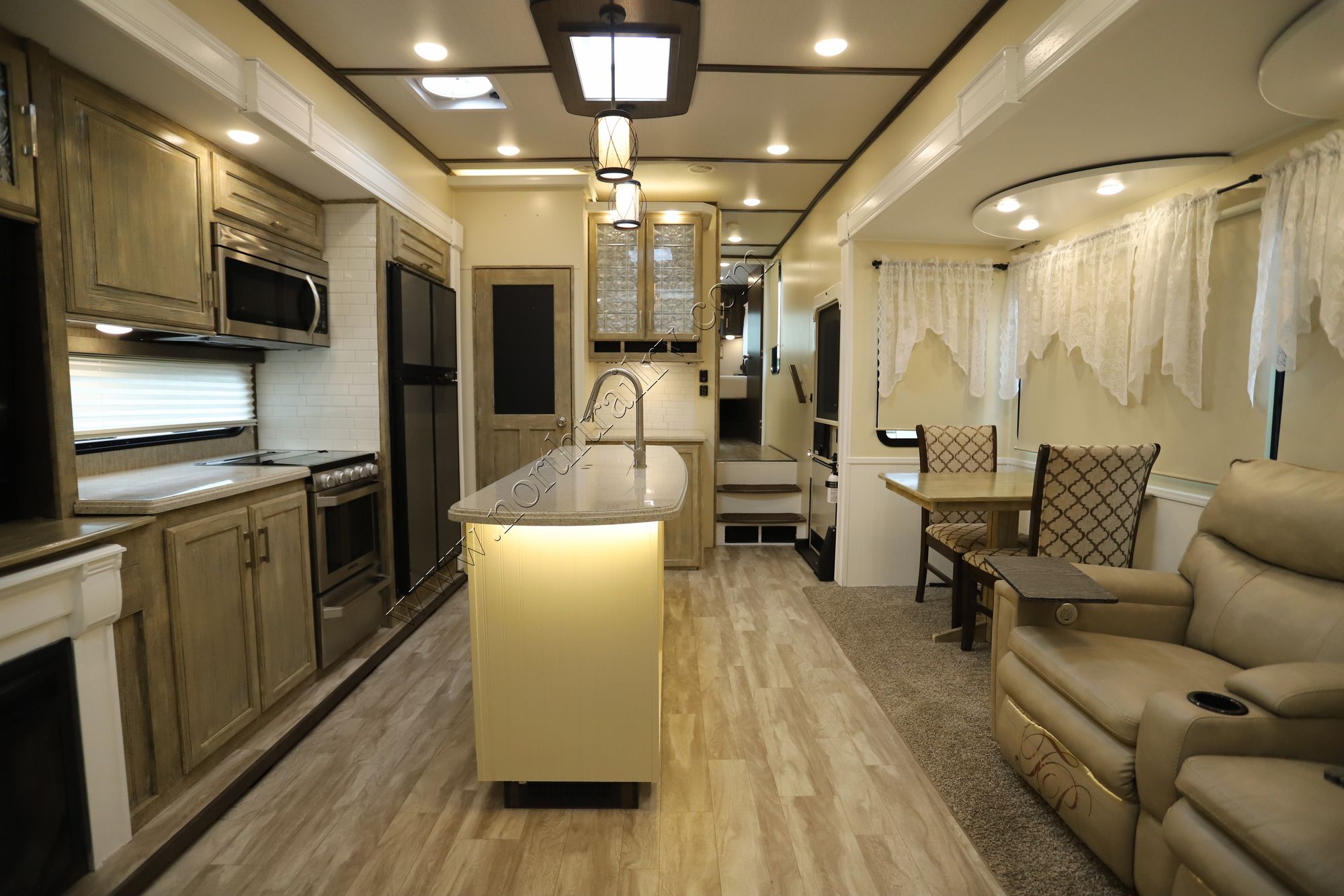 Used 2020 Grand Design Solitude 2930RL Fifth Wheel  For Sale