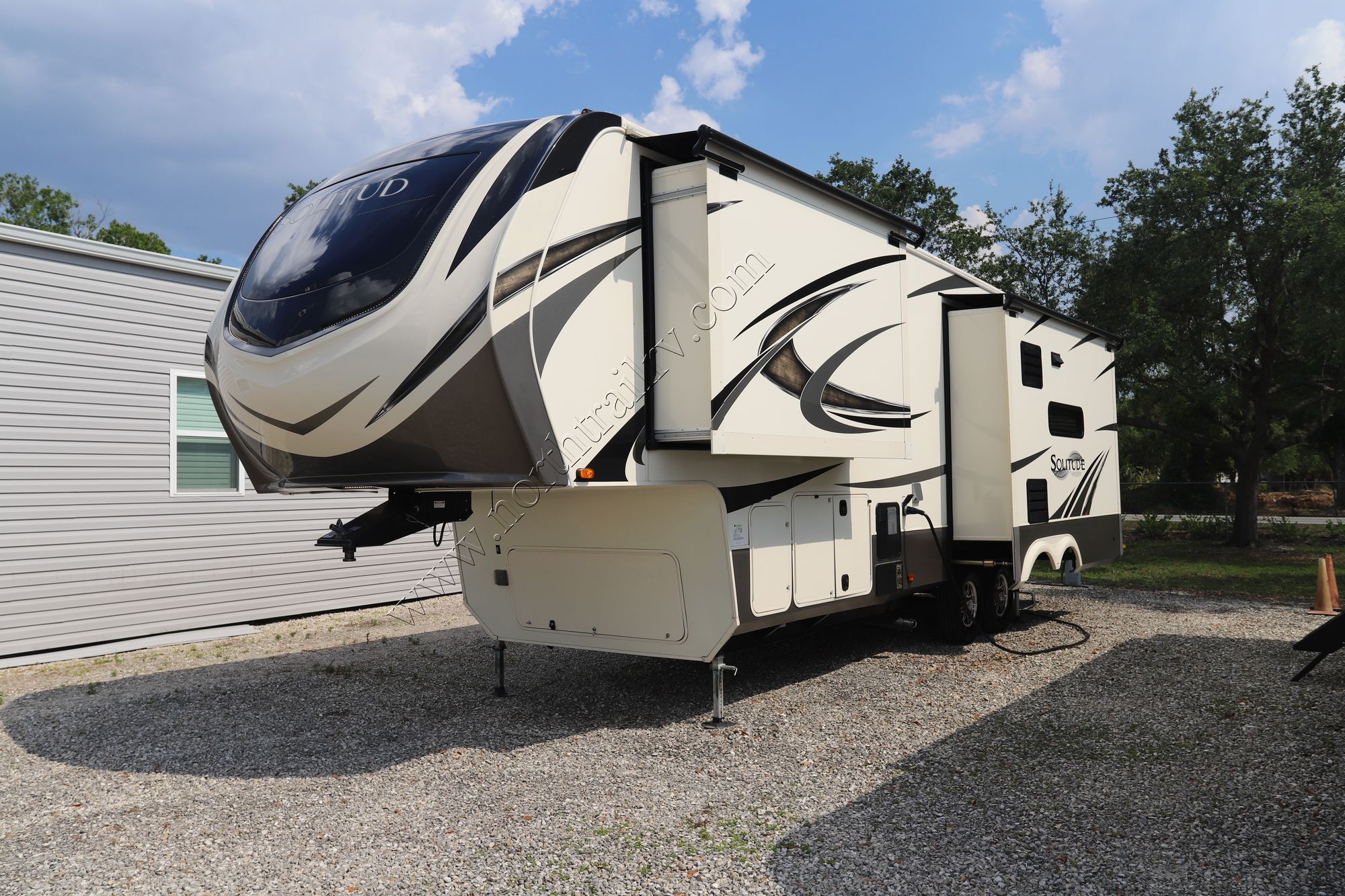 Used 2020 Grand Design Solitude 2930RL Fifth Wheel  For Sale