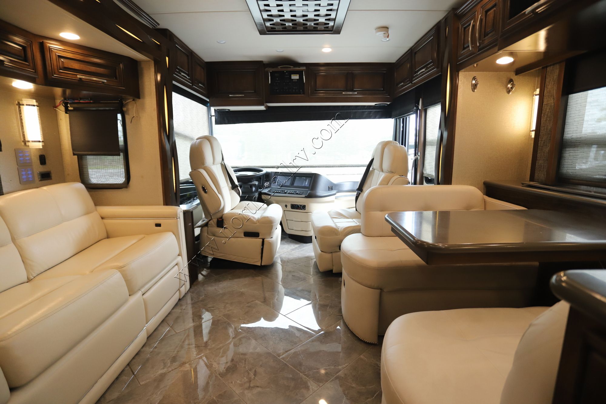 Used 2018 Newmar New Aire 3343 Class A  For Sale