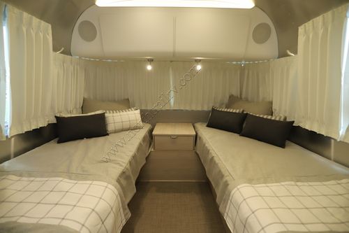 2023 Airstream Globetrotter 27FB TWIN