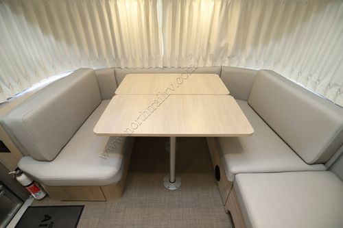 2023 Airstream Globetrotter 27FB TWIN