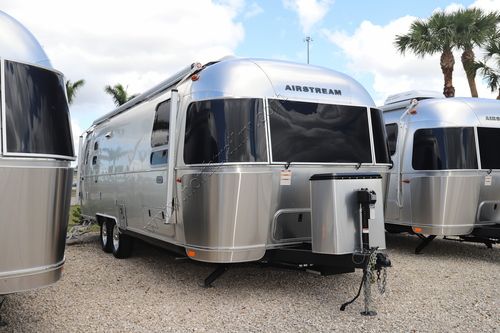 2023 Airstream Globetrotter 27FB TWIN