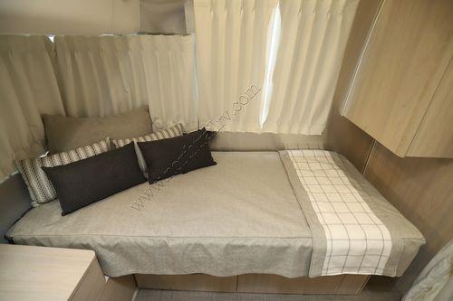 2023 Airstream Globetrotter 27FB TWIN
