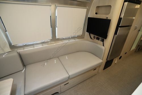 2023 Airstream Globetrotter 27FB TWIN