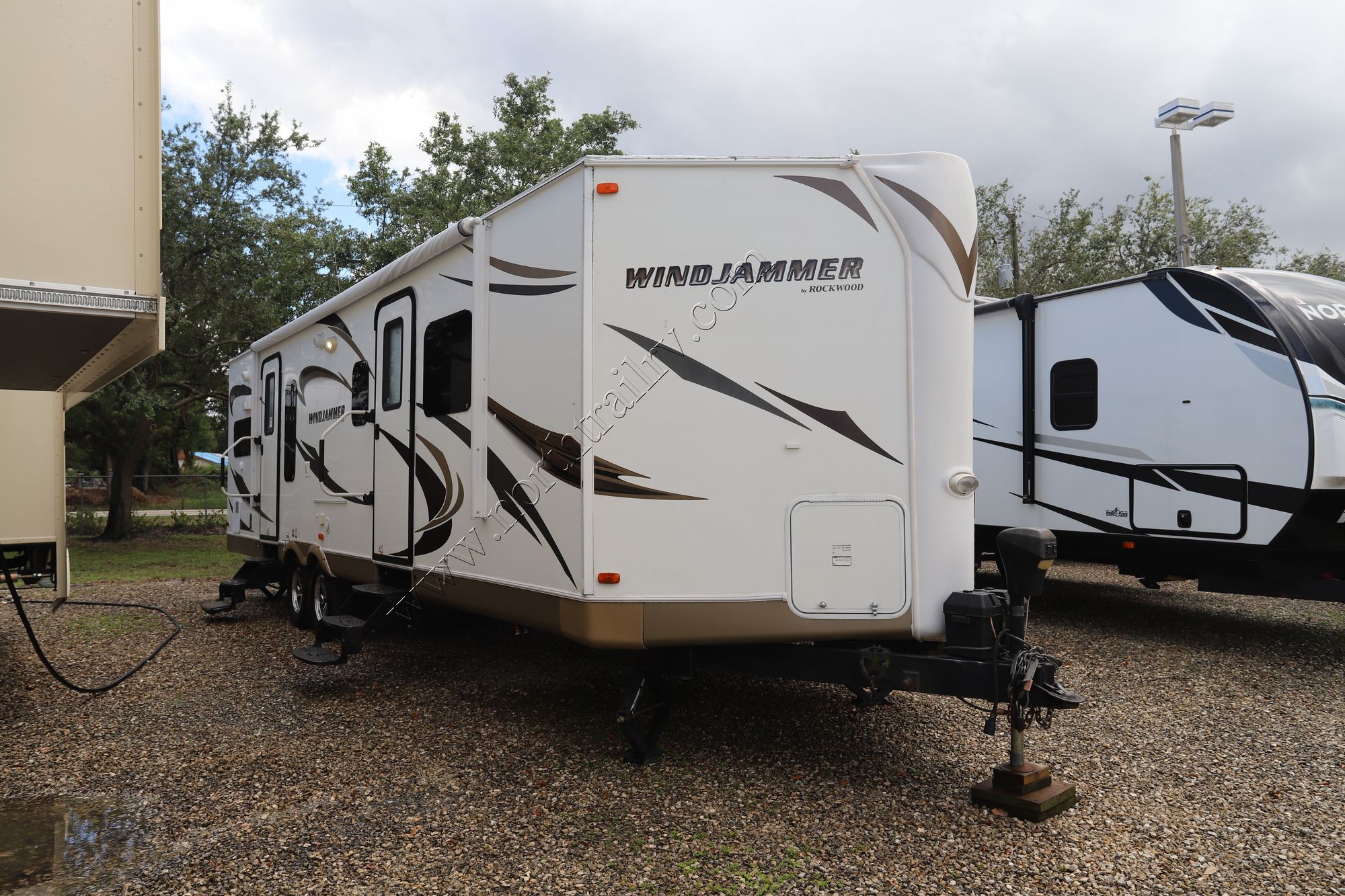 Used 2013 Rockwood Wind Jammer 3002W Travel Trailer  For Sale