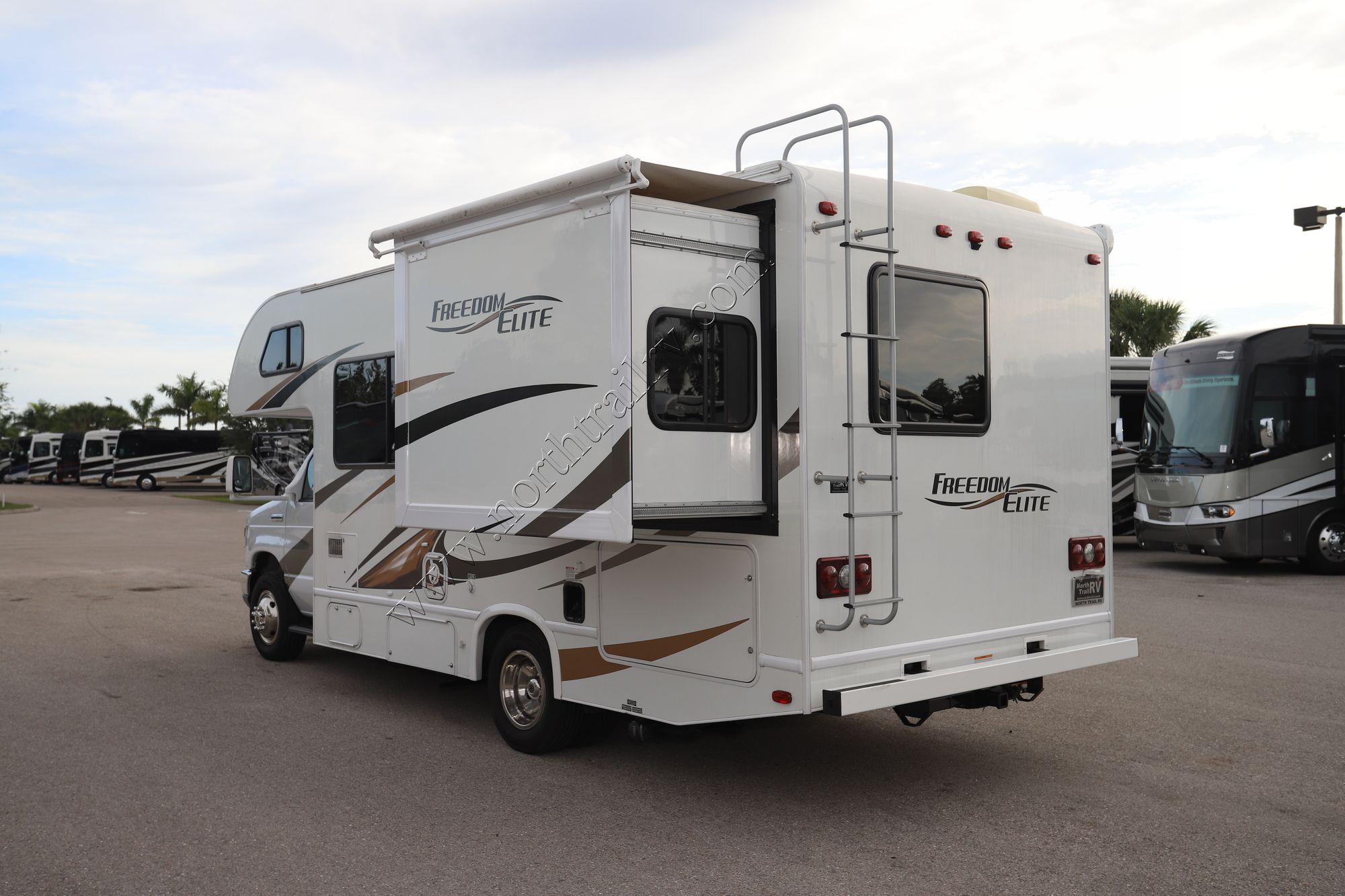 Used 2017 Thor Freedom Elite 22FE Class C  For Sale