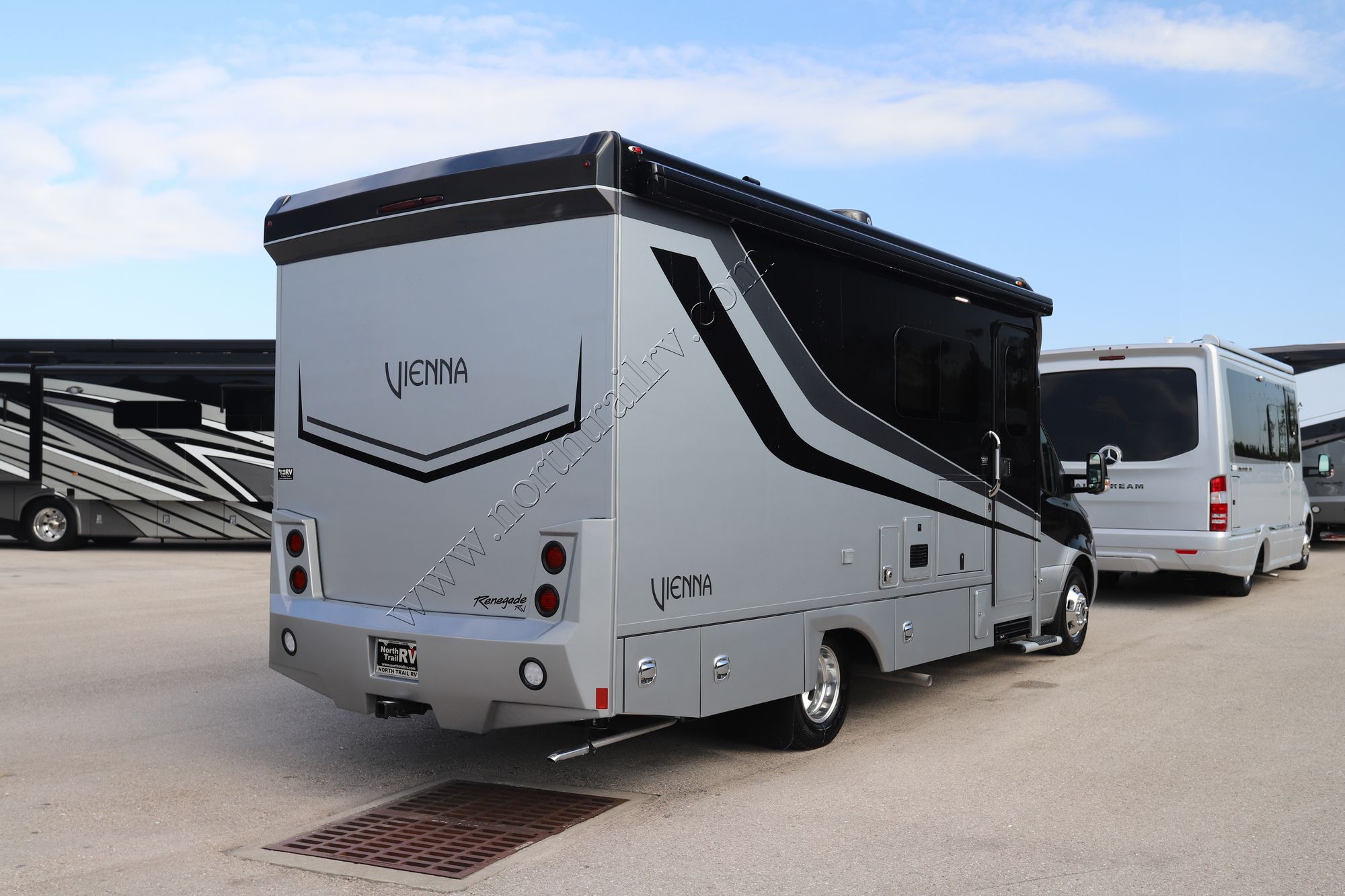 New 2023 Renegade Rv Vienna 25VRML Class C  For Sale