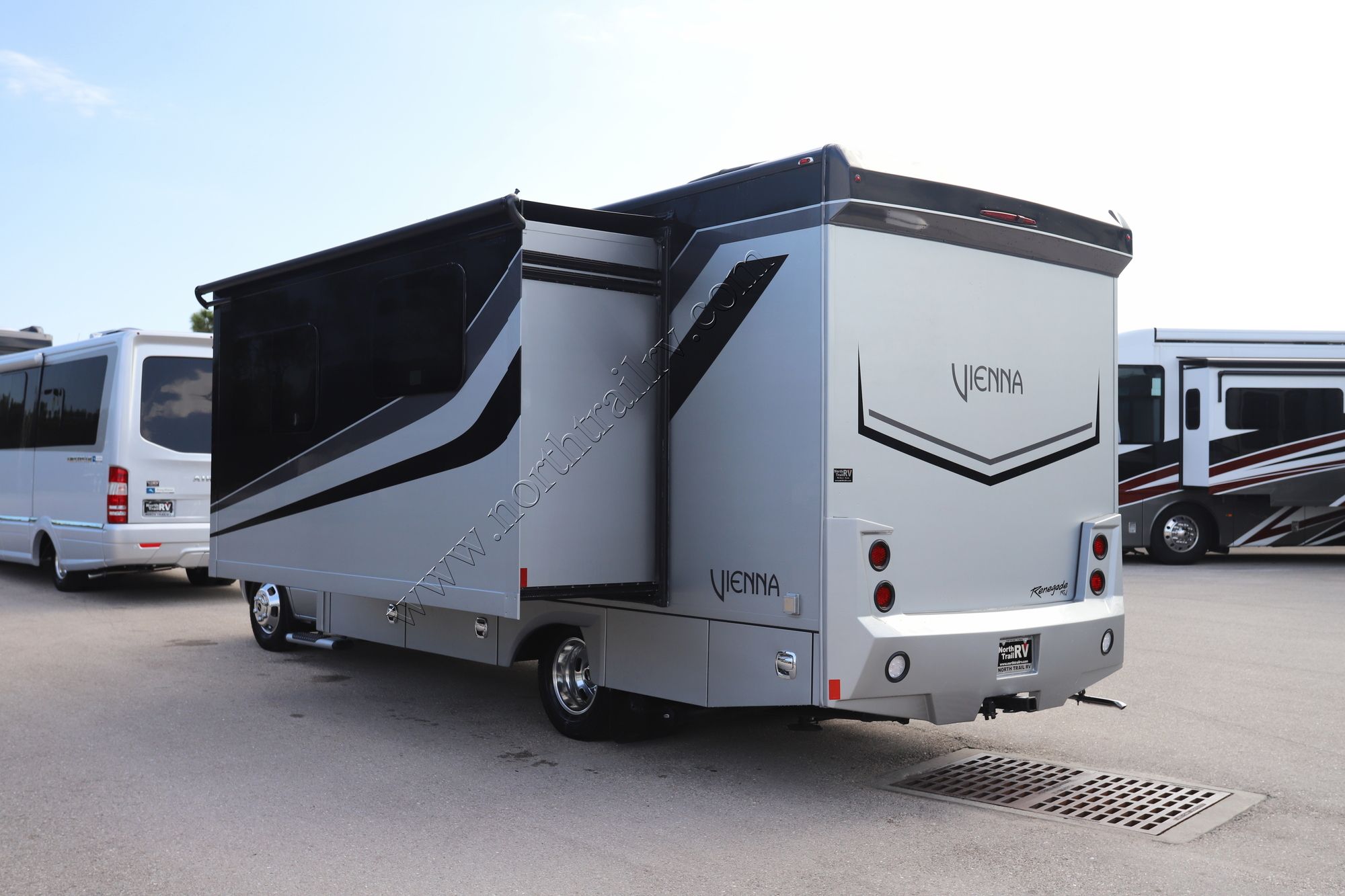 New 2023 Renegade Rv Vienna 25VRML Class C  For Sale