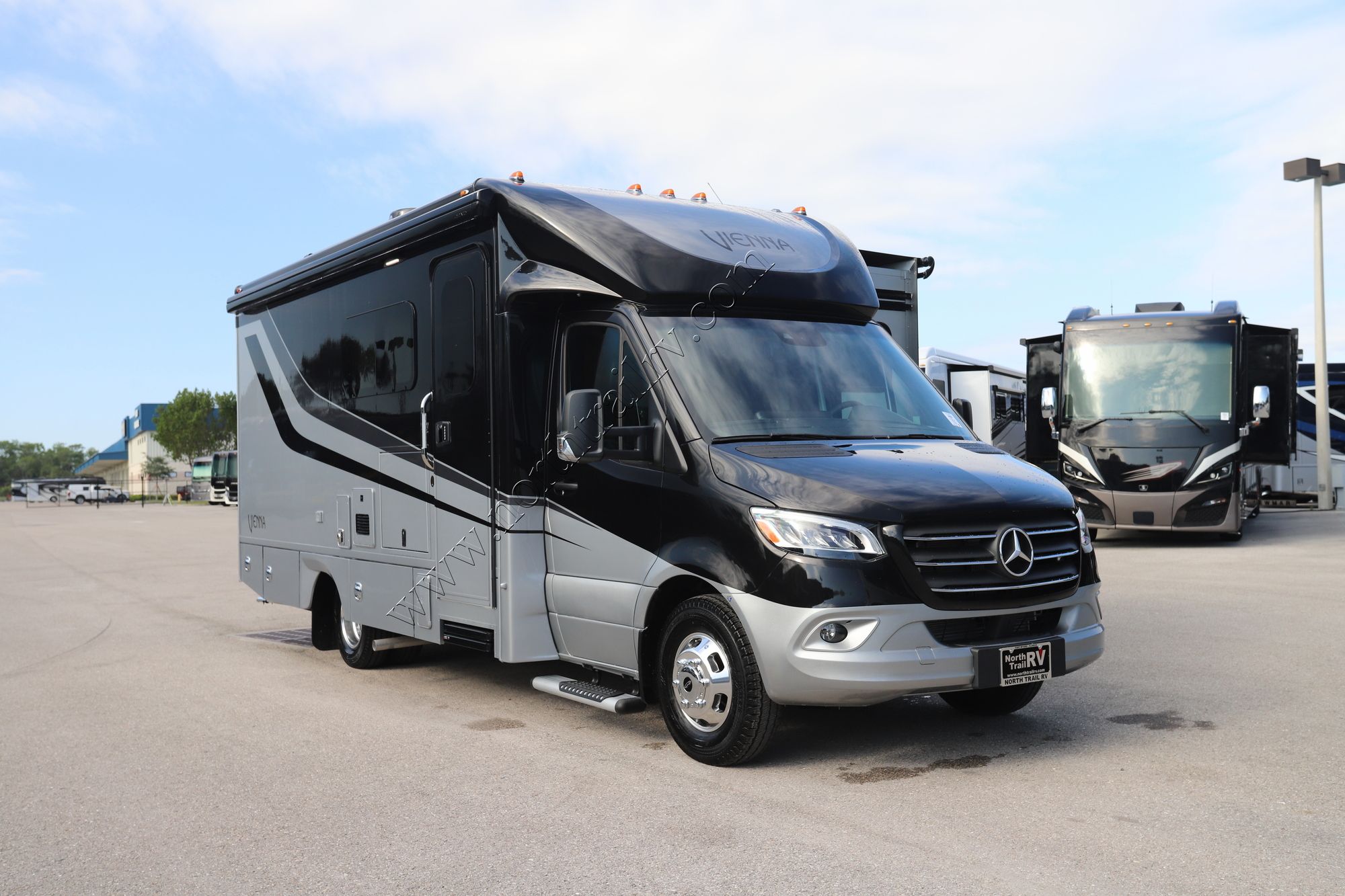 New 2023 Renegade Rv Vienna 25VRML Class C  For Sale